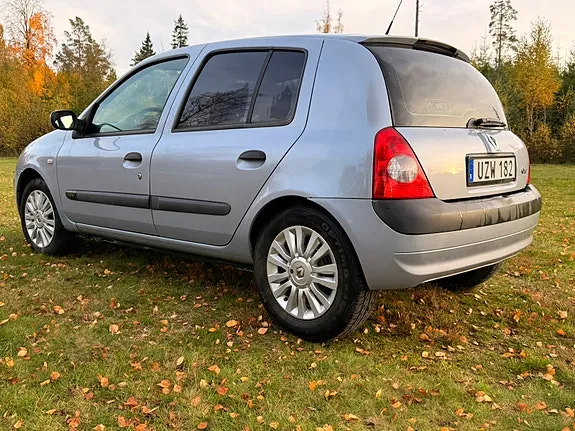 Renault Clio 2004 photo 3
