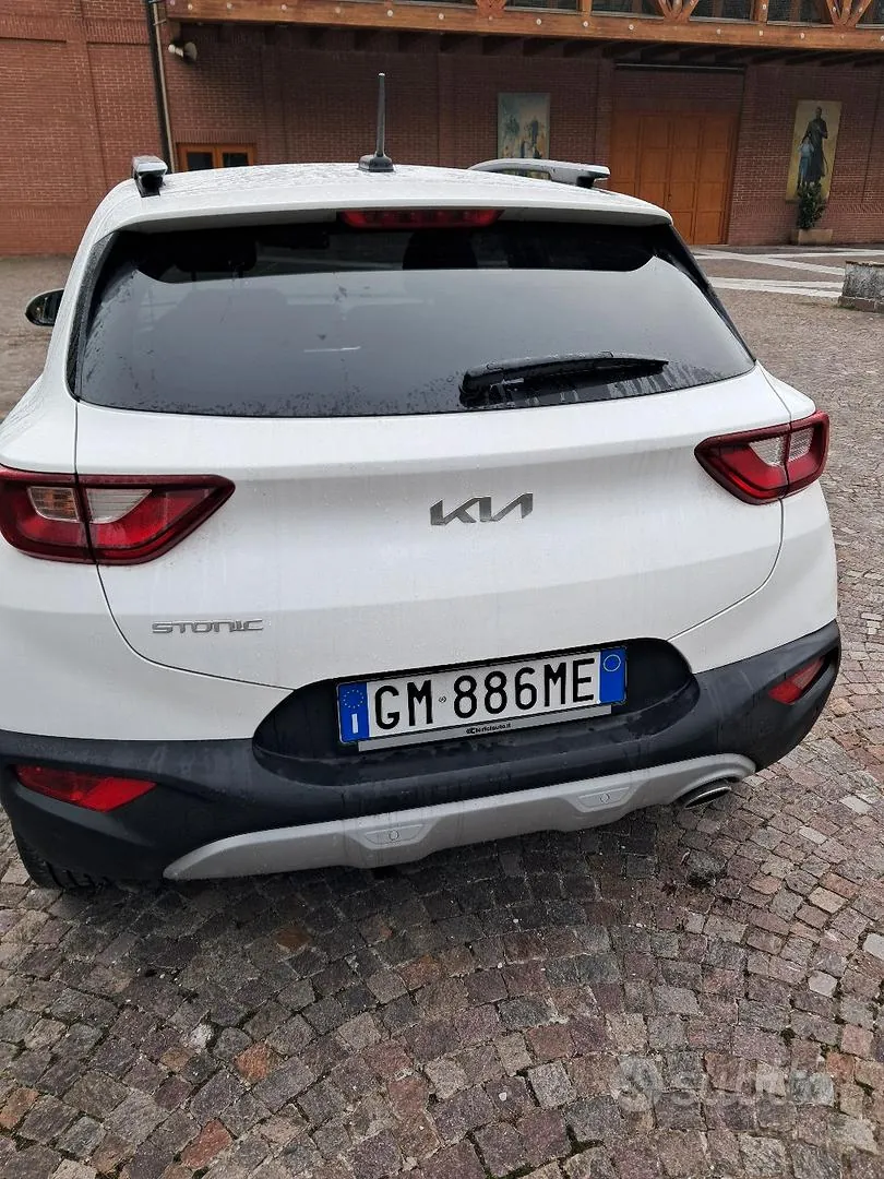Kia Stonic 2023 photo 3