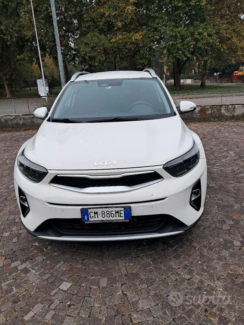 Kia Stonic 2023 photo 2