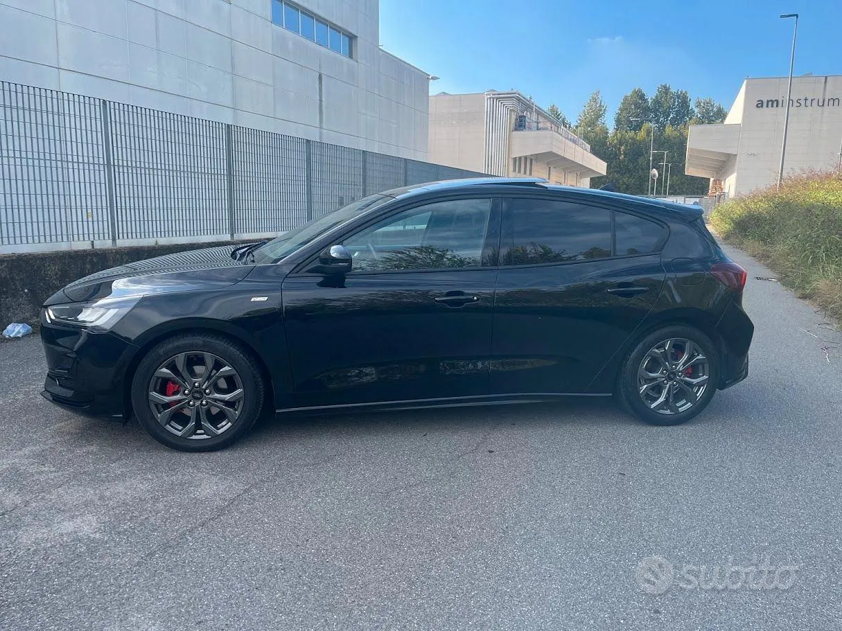 Ford Focus 2024 photo 2