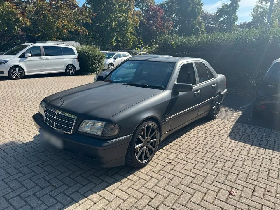 Mercedes-Benz C 180