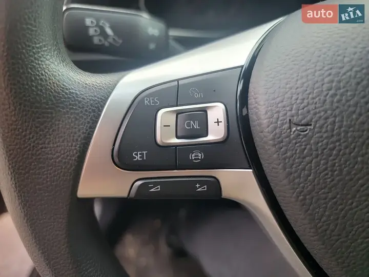 Volkswagen Jetta 2018 photo 3