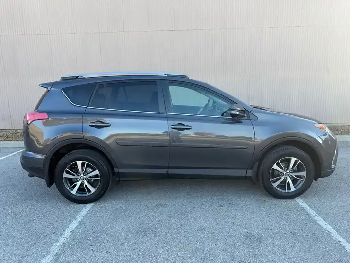 Toyota Rav4 2018 photo 4