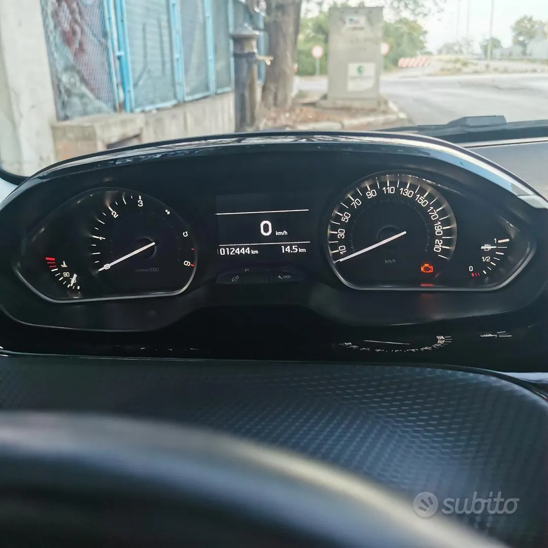 Peugeot 208 2018 photo 4