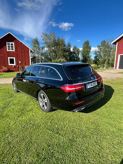 Mercedes-Benz E220 2019 photo 2