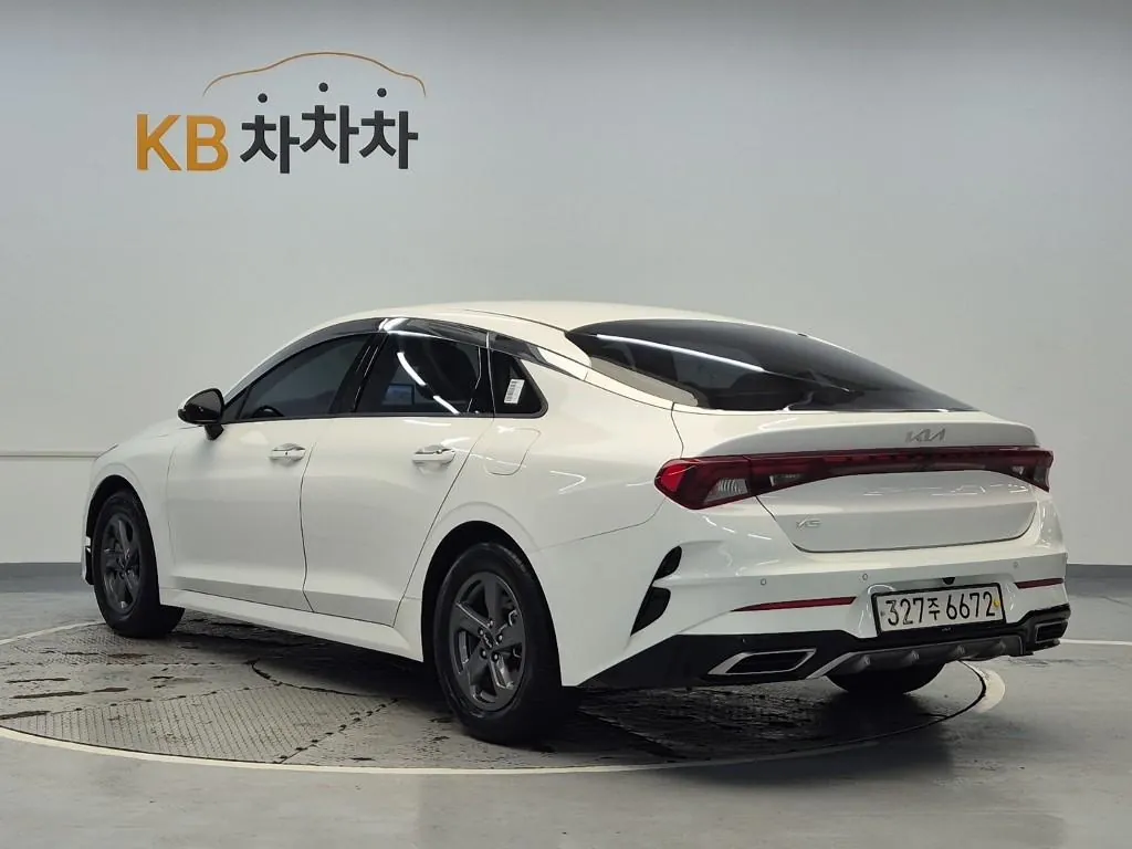 Kia K5 2023 photo 2