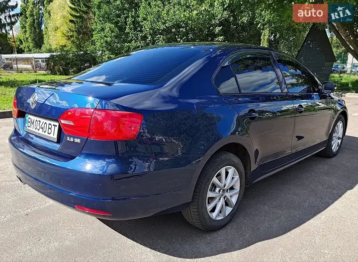 Volkswagen Jetta 2011 photo 4