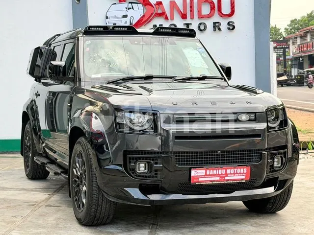 Land Rover Defender 2024 photo 2