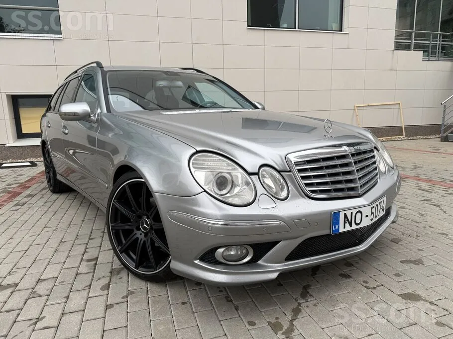 Mercedes-Benz E270 2005 photo 2