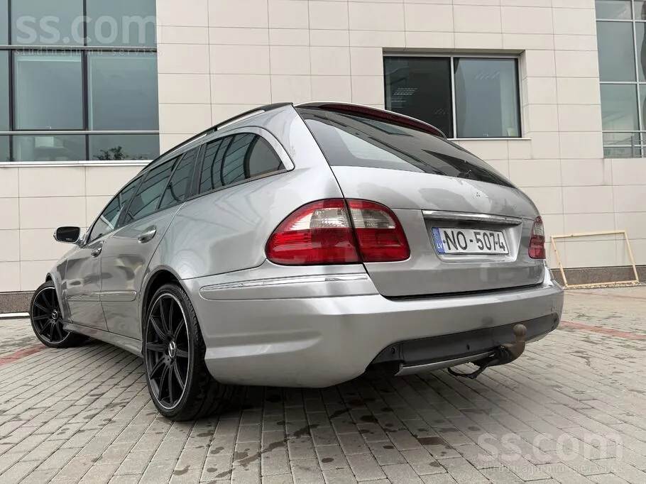 Mercedes-Benz E270 2005 photo 4