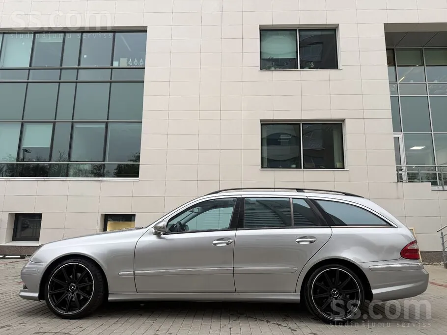 Mercedes-Benz E270 2005 photo 3