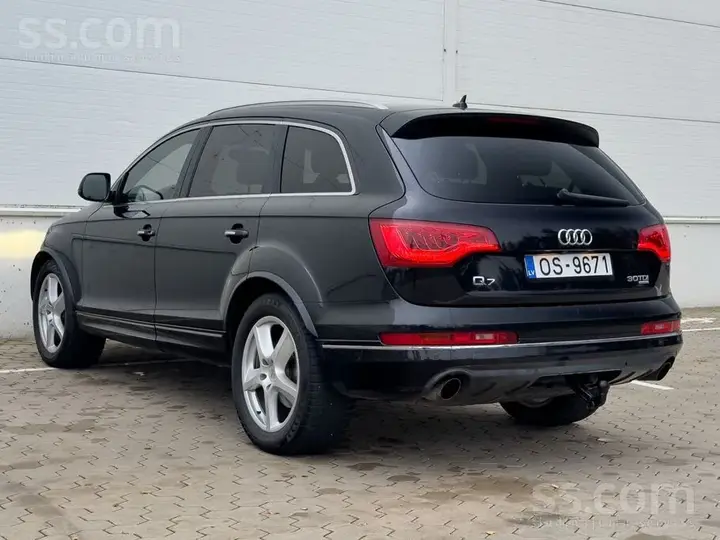 Audi Q7 2010 photo 4