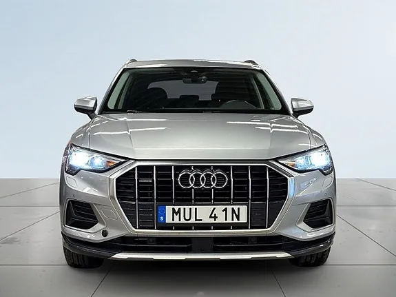 Audi Q3 2021 photo 2
