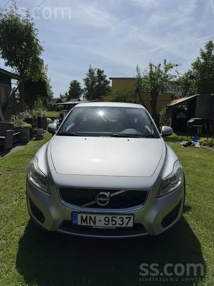 Volvo C30 2011 photo 2