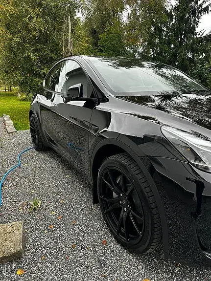 Tesla Model Y 2023 photo 5