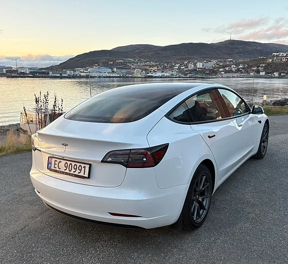 Tesla Model 3 2021 photo 4