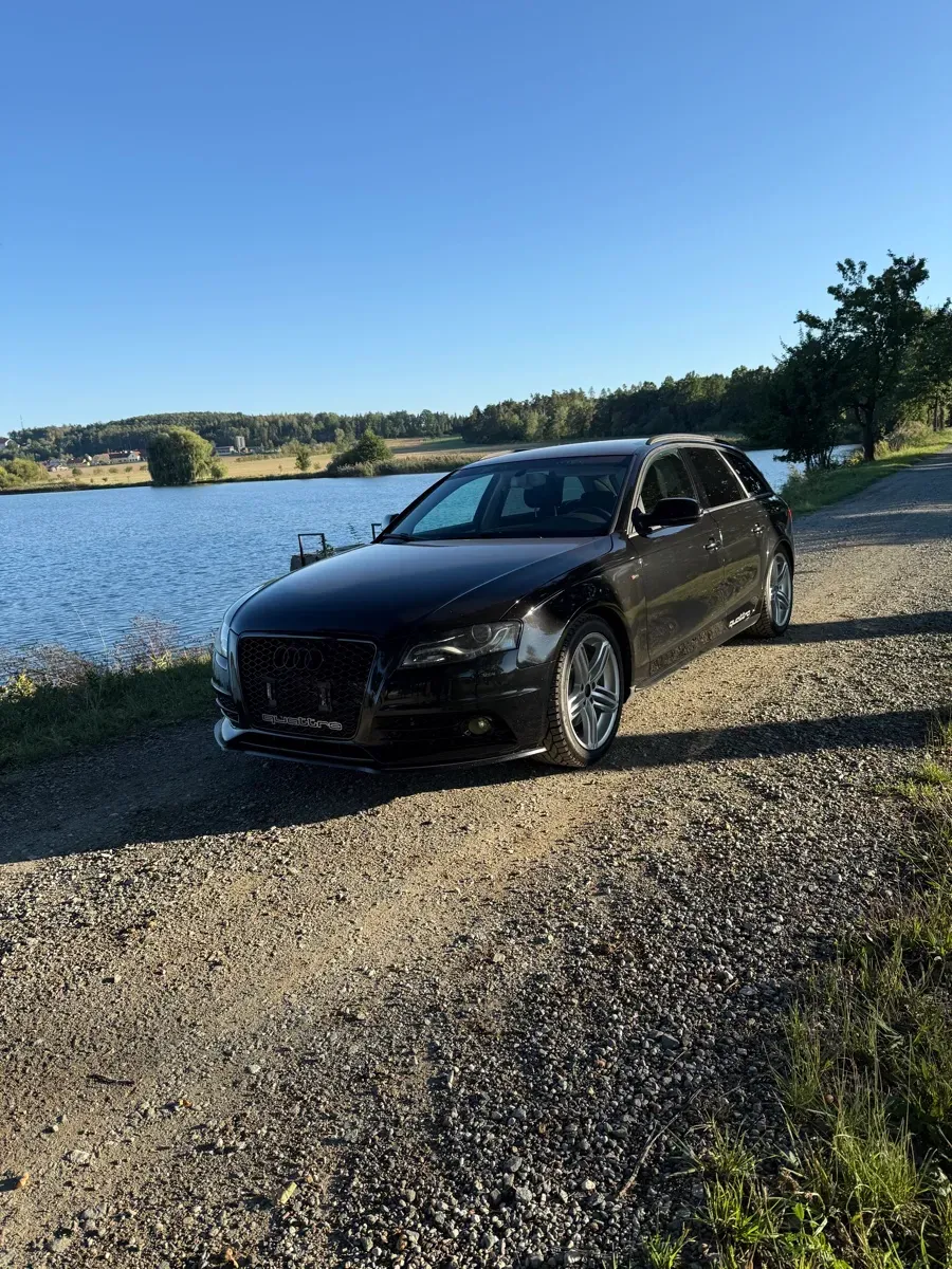 Audi A4 2010 photo 2