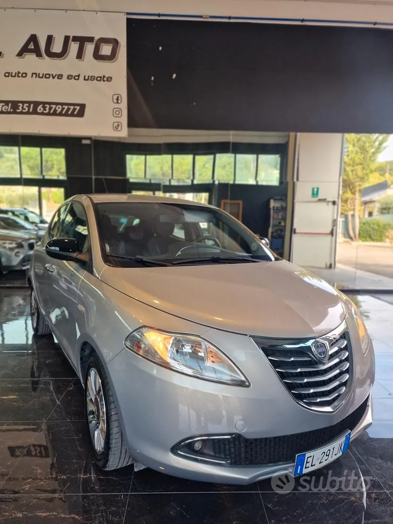 Lancia Ypsilon 2012 photo 2