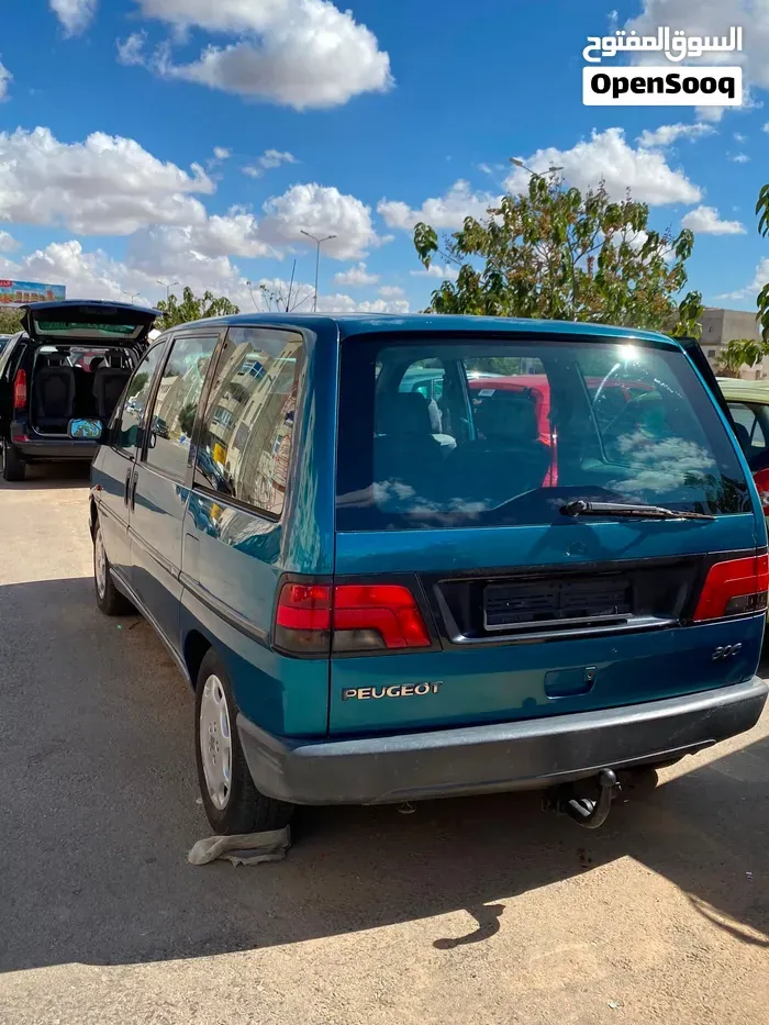 Peugeot 806