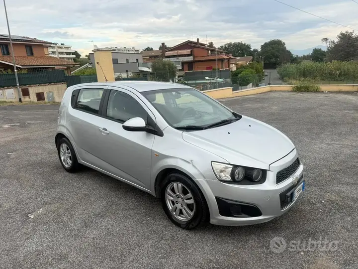 Chevrolet Aveo 2013 photo 5