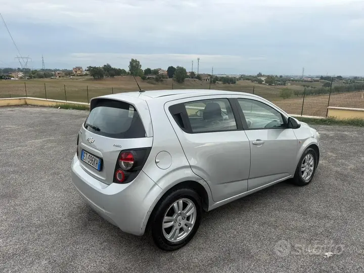 Chevrolet Aveo 2013 photo 3