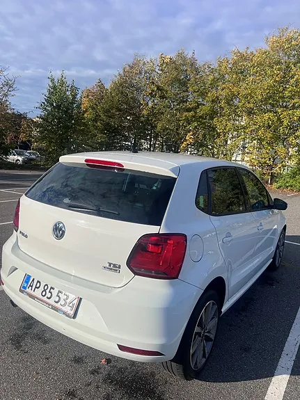 Volkswagen Polo 2015 photo 2