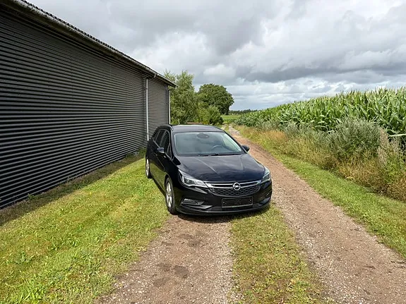 Opel Astra 2017 photo 2