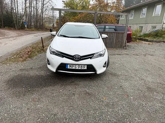 Toyota Auris 2014 photo 4