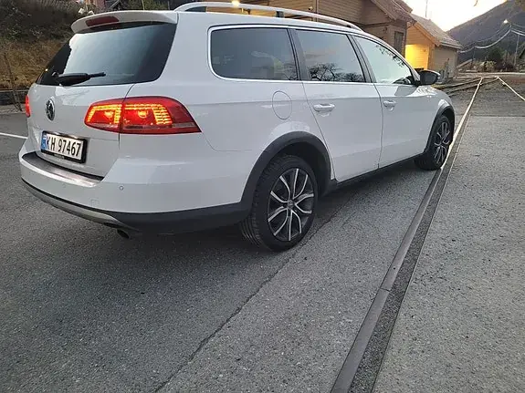Volkswagen Passat 2014 photo 2