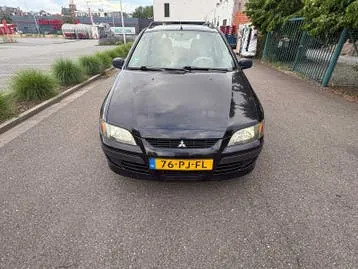 Mitsubishi Space Star 2004 photo 2