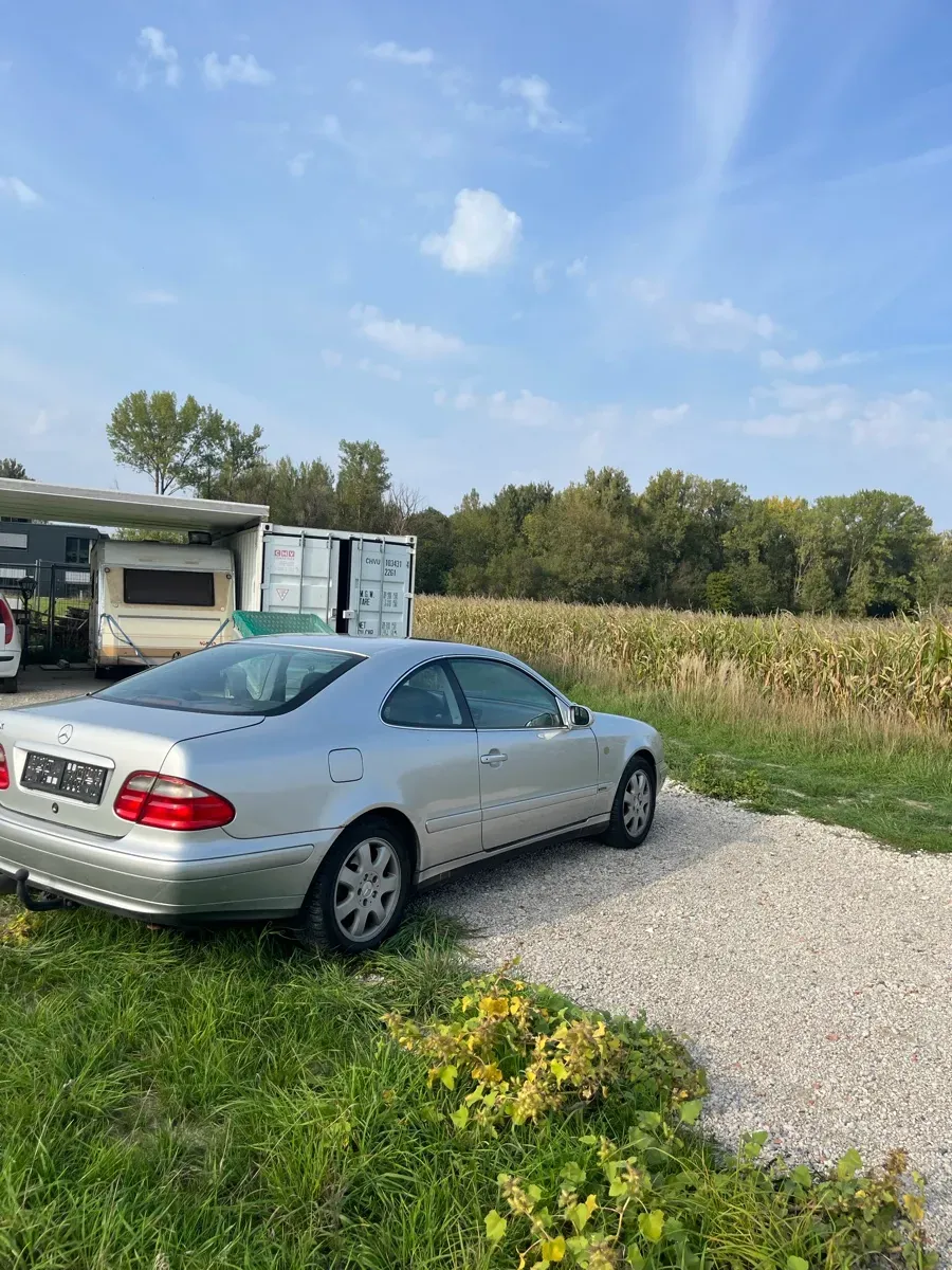 Mercedes-Benz Clk-Class 2001 photo 3