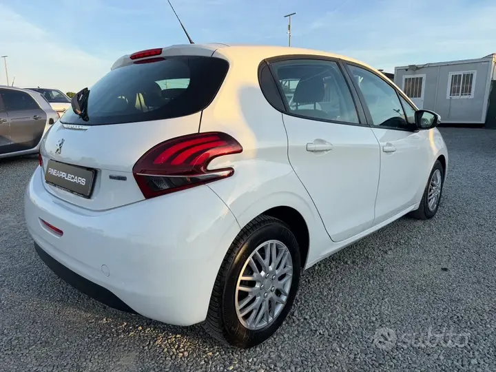Peugeot 208 2016 photo 5