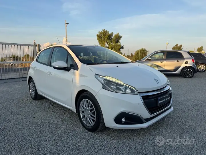 Peugeot 208 2016 photo 4