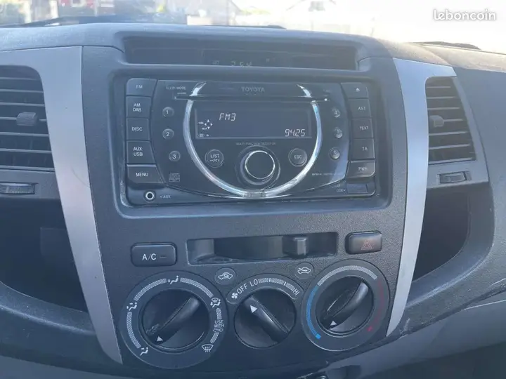 Toyota Hilux 2011 photo 4