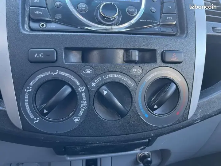 Toyota Hilux 2011 photo 5