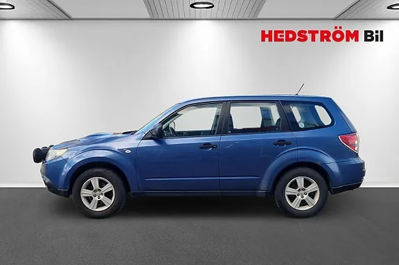 Subaru Forester 2010 photo 2