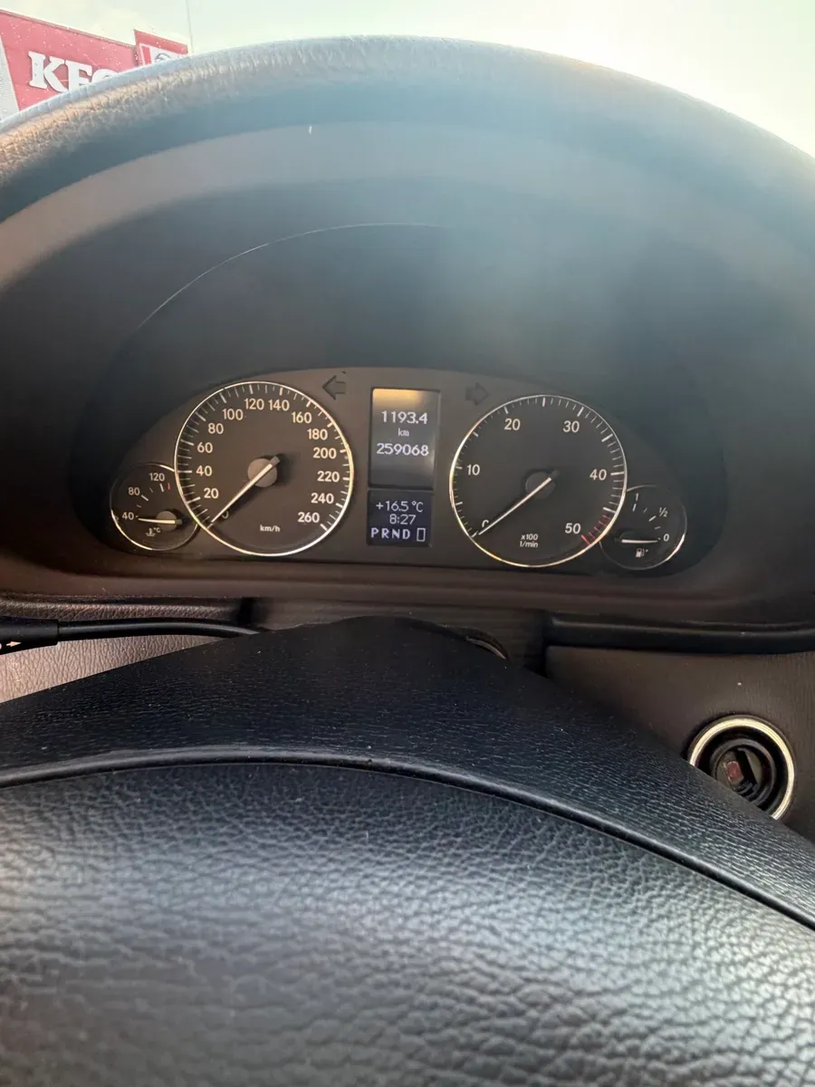 Mercedes-Benz C-Class 2005 photo 3