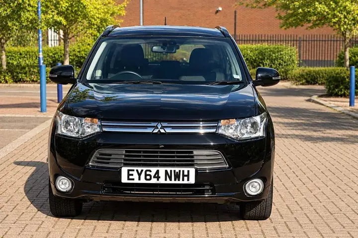 Mitsubishi Outlander 2014 photo 2