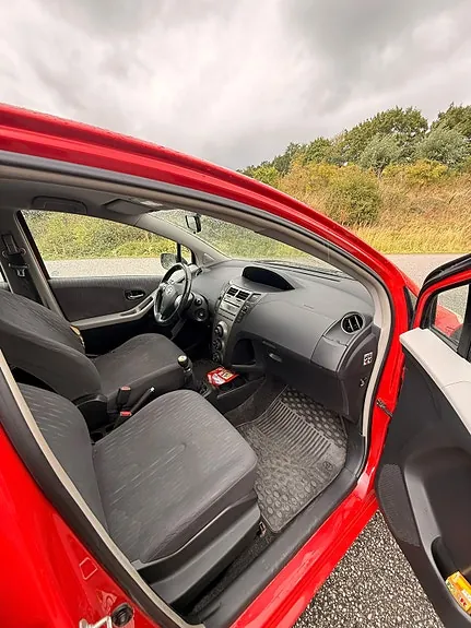 Toyota Yaris 2009 photo 2