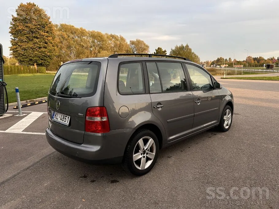 Volkswagen Touran 2006 photo 4