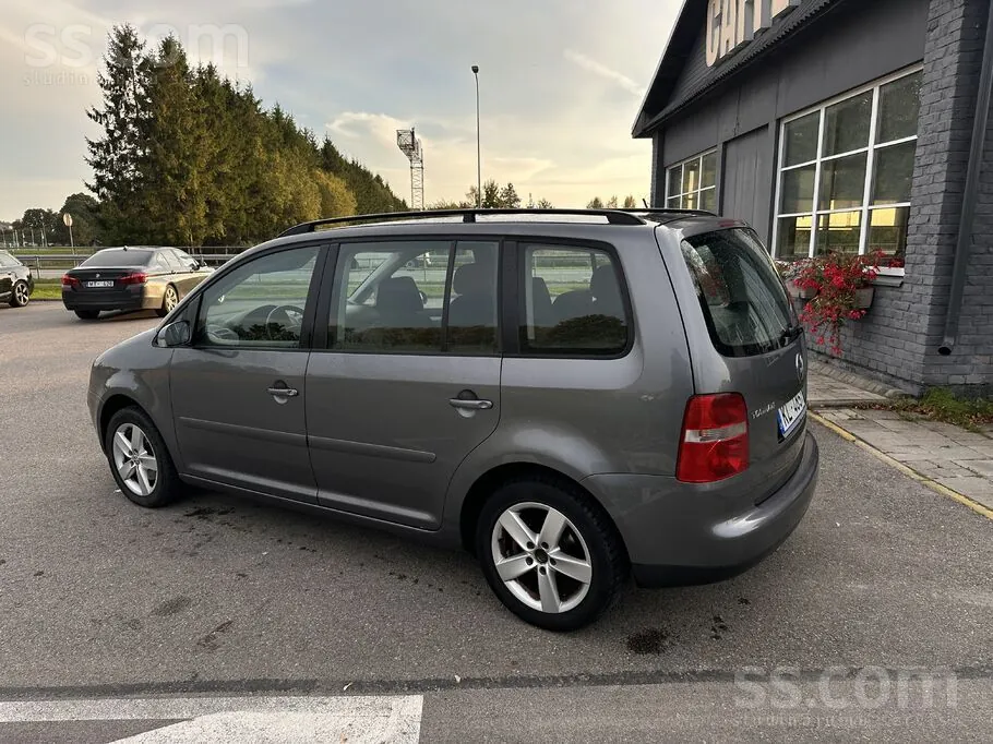 Volkswagen Touran 2006 photo 3