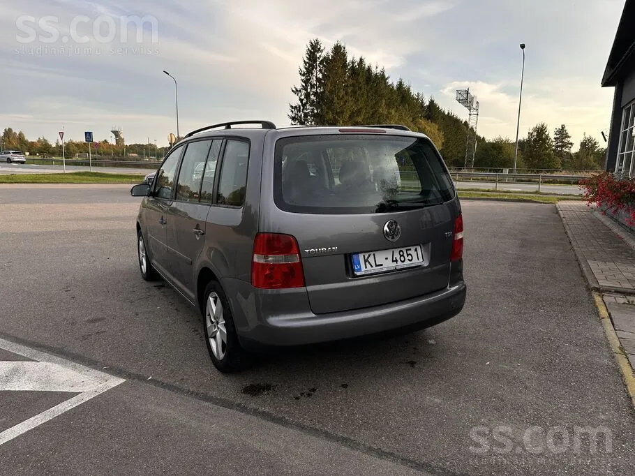 Volkswagen Touran 2006 photo 5