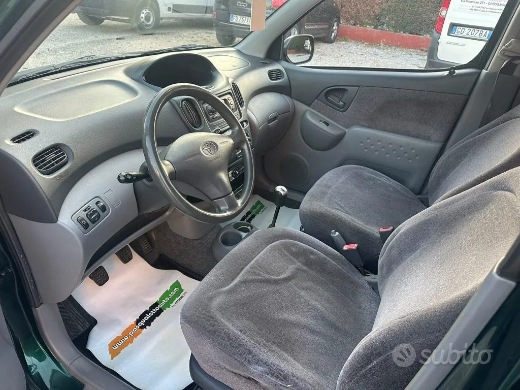 Toyota Yaris Verso 2001 photo 5