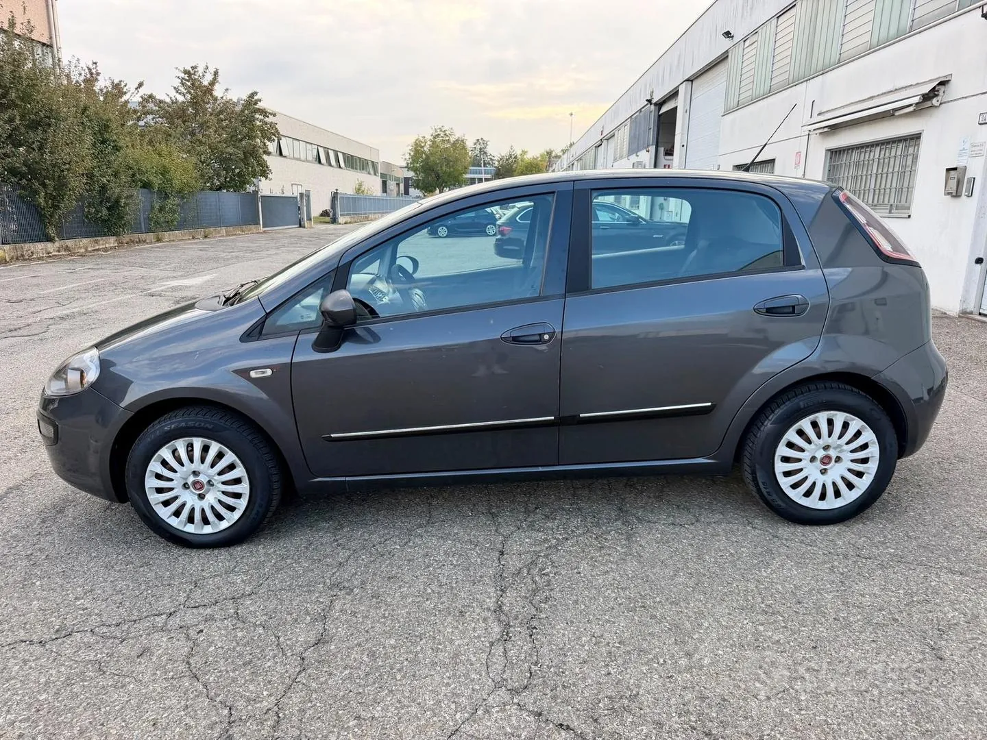Fiat Punto Evo 2011 photo 4