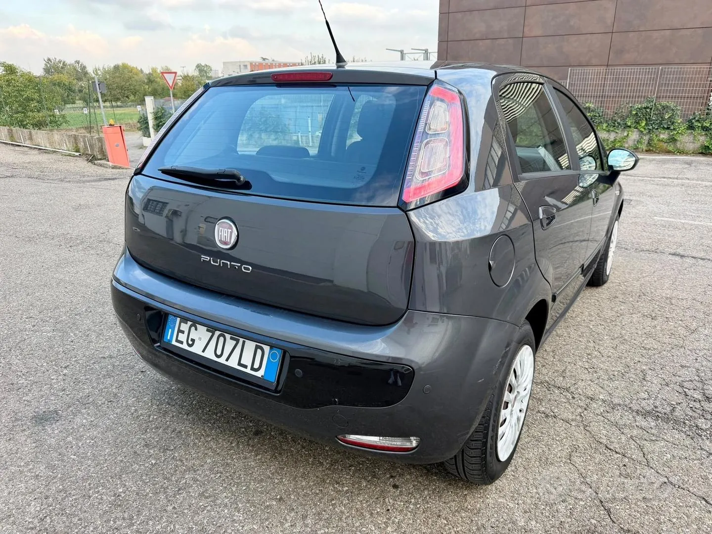 Fiat Punto Evo 2011 photo 5