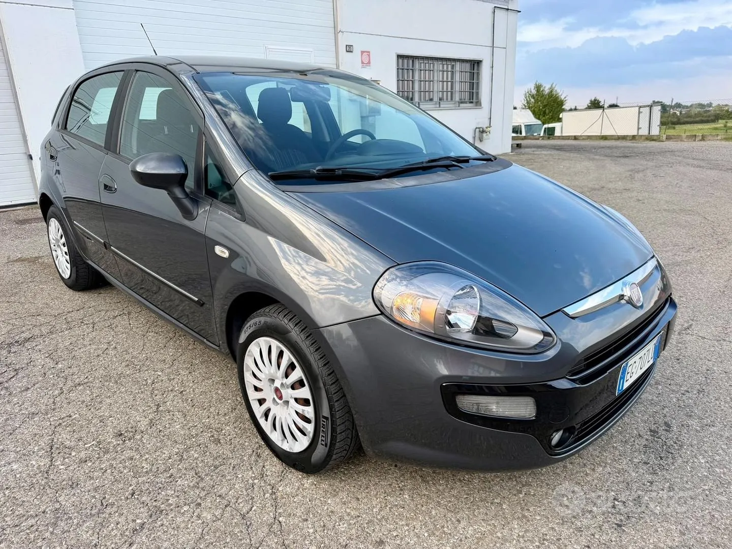 Fiat Punto Evo 2011 photo 3