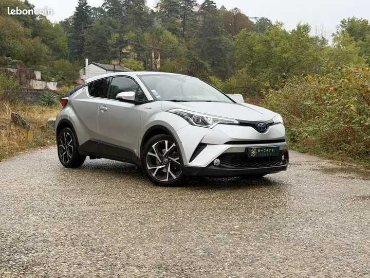 Toyota C-Hr 2019 photo 2