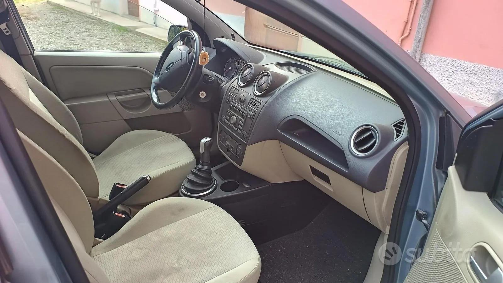 Ford Fiesta 2006 photo 4