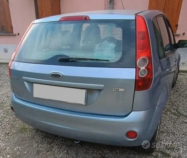 Ford Fiesta 2006 photo 2