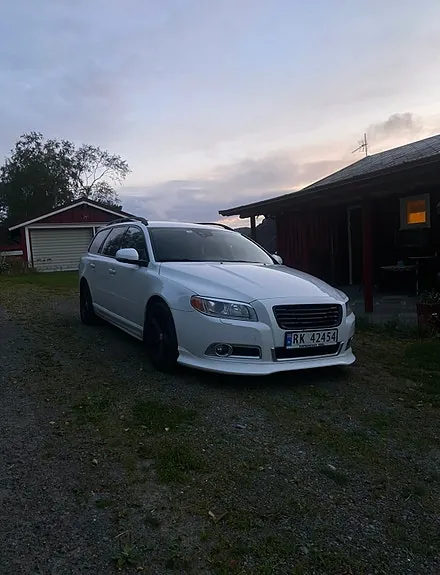 Volvo V70 2012 photo 3